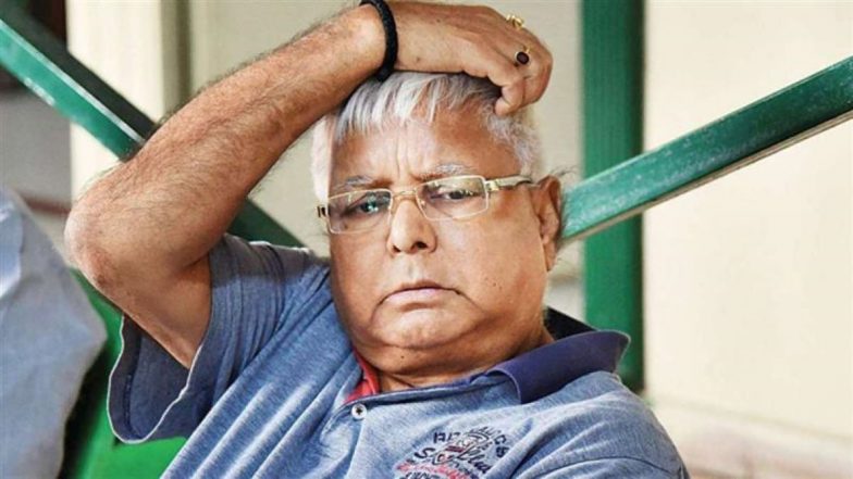 बेटी रोहिणी की नाराजगी पर लालू यादव ने तोड़ी चुप्पी, बोले 'यह परिवार का अंदरूनी मामला'