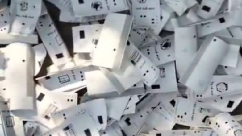 Samastipur VVPAT Incident: बिहार के समस्तीपुर में सड़क किनारे मिलीं हजारों वीवीपैट पर्चियां, मचा हड़कंप, अधिकारियों पर गिरी गाज