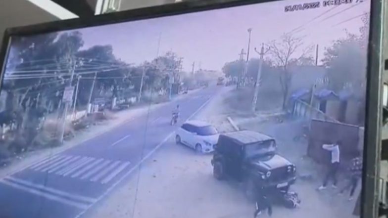 Alwar Horror: थार से बाइक सवार को कुचलने की कोशिश, वारदात से इलाके में दहशत; अलवर में गैंगवार का खौफनाक VIDEO वायरल