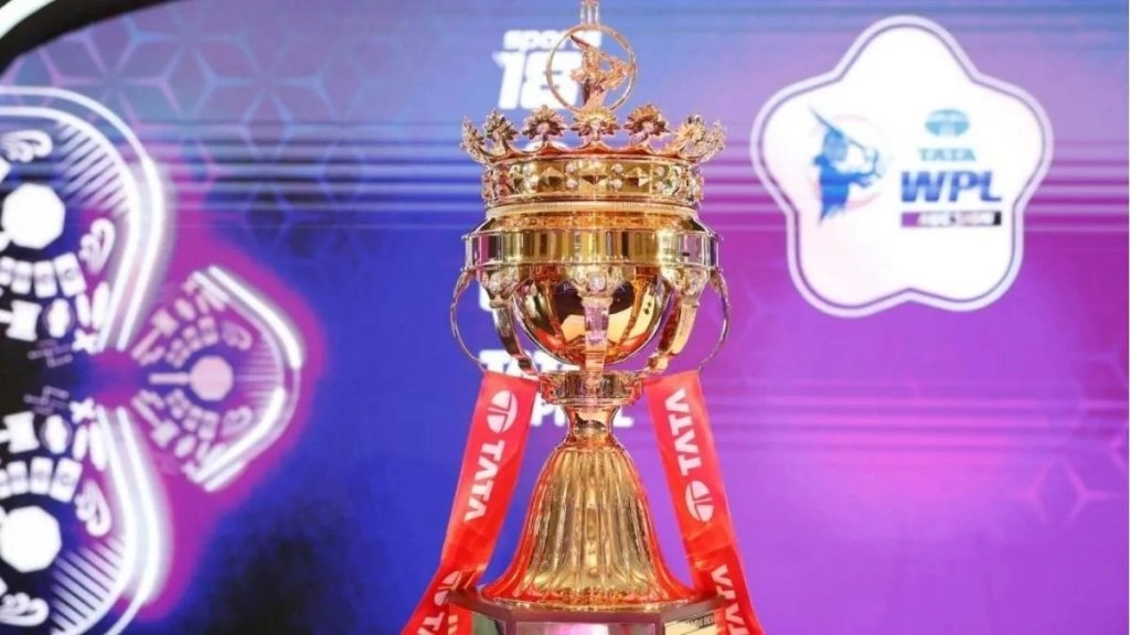 महिला प्रीमियर लीग का चौथा सीजन 9 जनवरी से नवी मुंबई और वडोदरा में आयोजित किया जाएगा, आमतौर पर फरवरी-मार्च की अवधि में होने वाली यह लीग इस बार आईसीसी मेंस टी20 वर्ल्ड कप के चलते आगे बढ़ा दी गई है