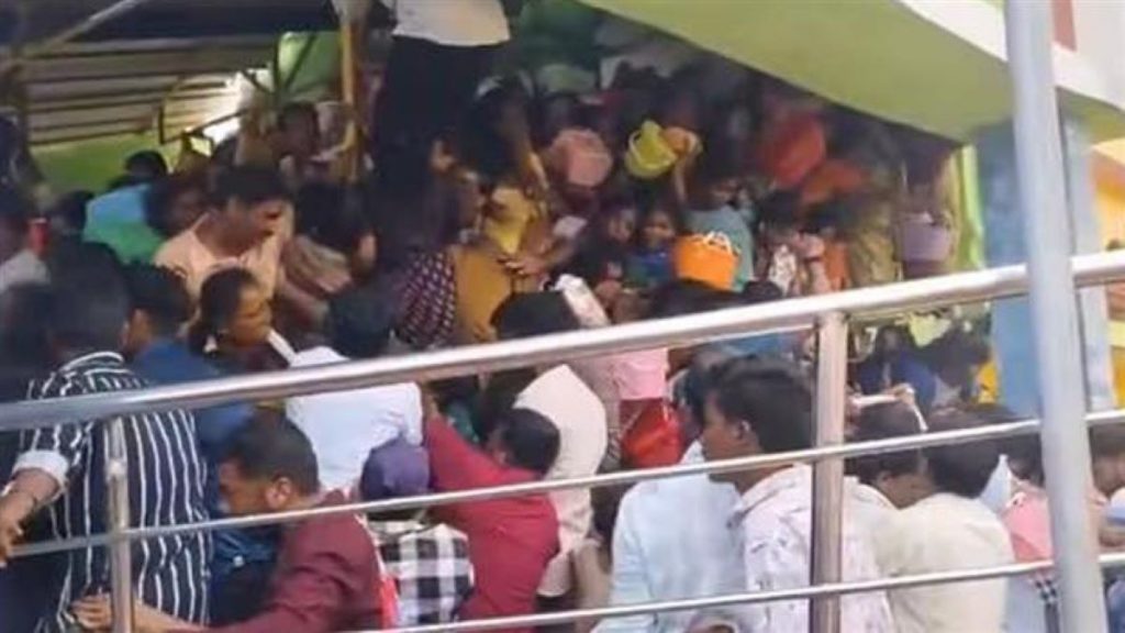 श्रीकाकुलम के वेंकटेश्वर स्वामी मंदिर में कैसे मची भगदड़? हादसे के कई कारण