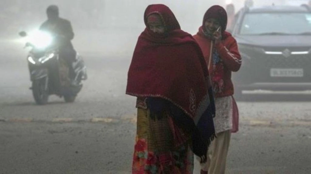 उत्तर भारत में बढ़ेगी ठंड, दक्षिण में भारी बारिश की चेतावनी