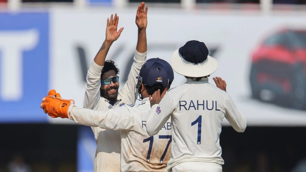 दक्षिण अफ्रीका ने दूसरी पारी 4 विकेट खोकर बनाए 220 रन, भारत पर बनाए 508 रनों की बढ़त, रविन्द्र जडेजा मिला 3 विकेट