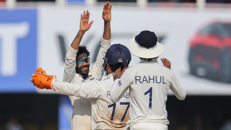 IND vs SA 2nd Test 2025 Day 4 Scorecard, Tea Break: लंच ब्रेक तक, दक्षिण अफ्रीका ने दूसरी पारी 4 विकेट खोकर बनाए 220 रन, भारत पर बनाए 508 रनों की बढ़त, रविन्द्र जडेजा मिला 3 विकेट, यहां देखें मैच का स्कोरकार्ड