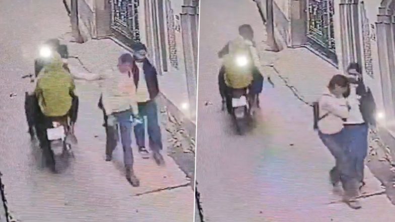 Assault Caught On Camera: यूपी के हाथरस में बाइक सवार युवक युवती को थप्पड़ मारकर फरार, चर्चा में वीडियो