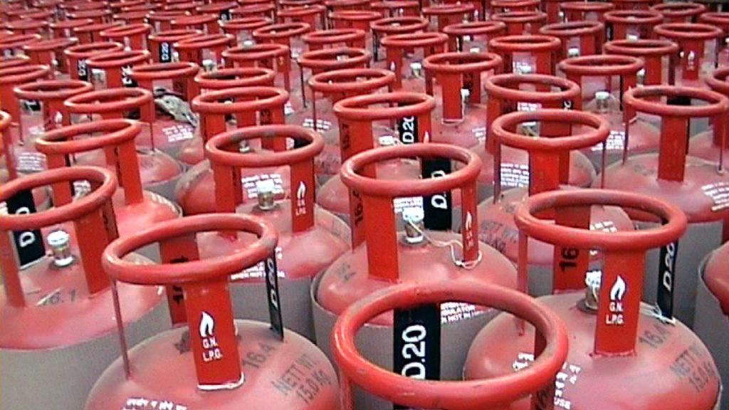 नए साल पर महंगाई का बड़ा झटका, देशभर में कमर्शियल LPG सिलेंडर के दाम बढ़े