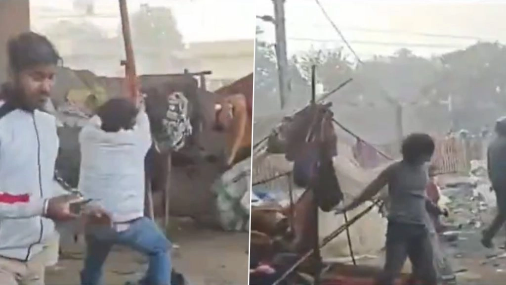 गाजियाबाद में झुग्गी झोपड़ियों में कुछ युवकों ने हमला बोल दिया और लाठी डंडों से गरीबों की झोपडियां तोड़ दी.