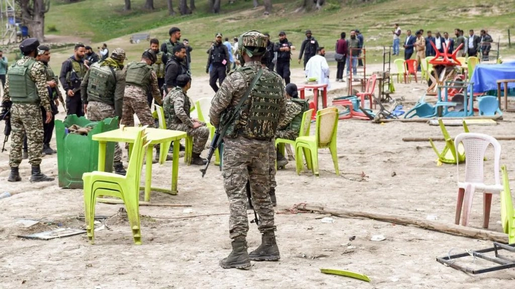 पहलगाम हमले के बाद घाटी में लौटी रौनक, नए साल से पहले बढ़ी पर्यटकों की संख्या