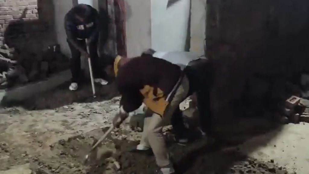 शामली जिले में पति ने की पत्नी और दो बेटियों की हत्या.