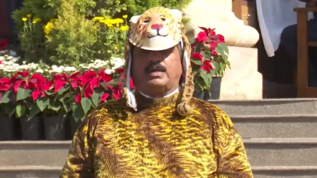 जुन्नर से MLA शरद सोनवणे का अनोखा प्रदर्शन, तेंदुए का कस्ट्यूम पहनकर प्रदेश में बढ़ते हमलों के खिलाफ किया प्रोटेस्ट