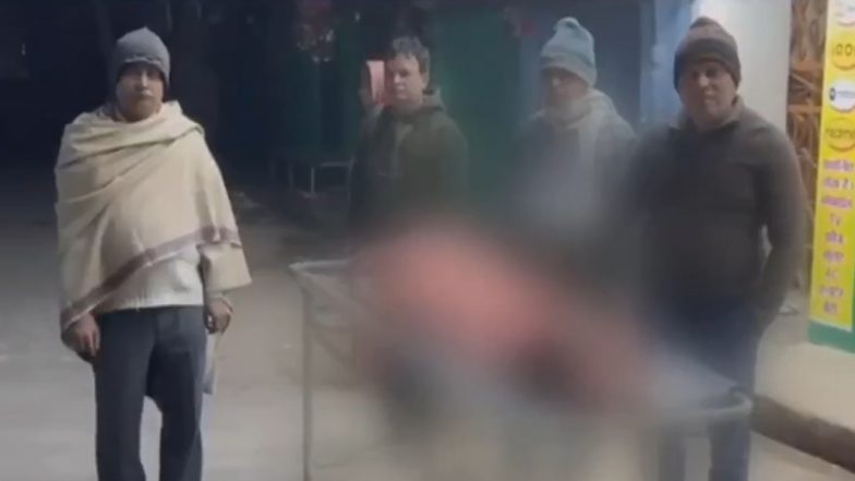 VIDEO: बिहार के नवादा में एंबुलेंस न मिलने पर बेटे को स्ट्रेचर पर ले जाना पड़ा मां का शव, वीडियो वायरल होने पर अस्पताल ने दी ये सफाई