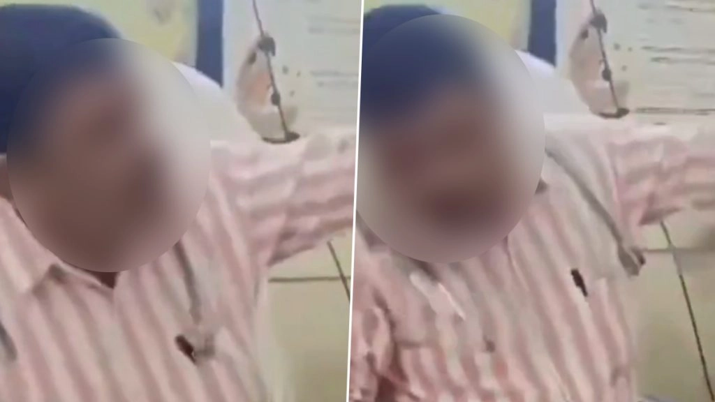 नांदेड जिले में छेड़खानी के आरोप में मेडिकल ऑफिसर को परिजनों ने कैबिन में घुसकर पीटा.