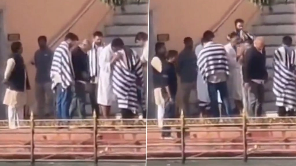 एक्टर धर्मेंद्र की अस्थियां हरिद्वार में विसर्जित. बेटे सनी और बॉबी देओल समेत परिवार रहा मौजूद.