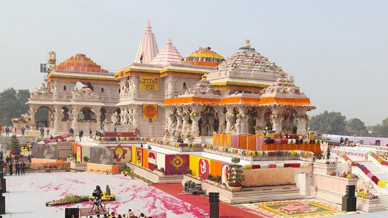 Happy New Year 2026: नए साल पर अयोध्या, वाराणसी समेत अन्य धार्मिक स्थलों पर भक्तों की भीड़, सुरक्षा बढ़ाई गई; लोगों पर रखी जा रही है पैनी नजर