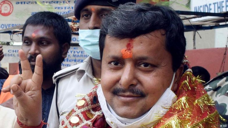 बंगाल की राजनीति में क्यों होती रही है हिटलर की चर्चा