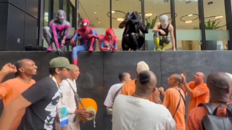 Viral Video: भगवान श्रीकृष्ण के भजन में शामिल हुए स्पाइडरमैन, सुपरमैन और बैटमैन, मजेदार वीडियो हुआ वायरल
