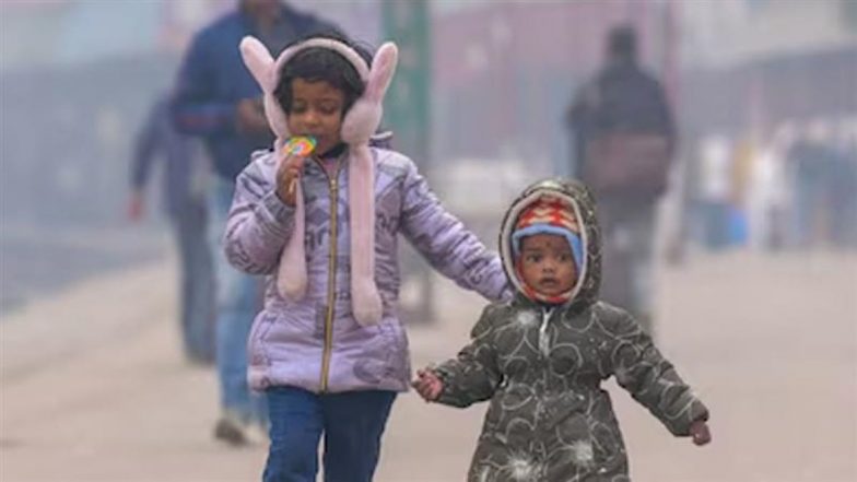 Weather Update: उत्तर भारत में पड़ने वाली है कड़कड़ाती ठंड, तापमान में आएगी भारी गिरावट