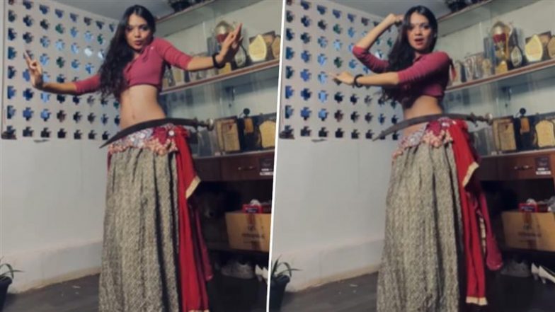 Viral Video: सिर पर तलवार रखकर लड़की ने किया गजब का डांस, अपने अनोखे टैलेंट से जीता दिल