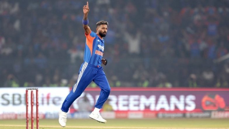 Hardik Pandya Controversy: हार्दिक पांड्या पर तिरंगे के अपमान का आरोप, पुणे के शिवाजीनगर पुलिस स्टेशन में शिकायत दर्ज