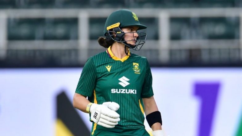 SA-W vs IRE-W&nbsp;3RD&nbsp;ODI 2025 Scorecard: दक्षिण अफ्रीका महिला टीम ने&nbsp;आयरलैंड को तीसरे वनडे में 6 विकेट से रौदकर किया क्लीन स्वीप, लॉरा वोल्वार्ड्ट ने खेली&nbsp;शतकीय&nbsp;पारी, यहां देखें&nbsp;मैच&nbsp;का स्कोरकार्ड