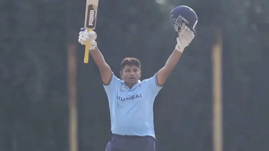 सरफराज खान की पारी दर्शन मिसाल की गेंद पर 157 रन पर समाप्त हो गई, सरफराज खान ने 75 गेंदों की पारी में 14 छक्के और नौ चौके लगाए