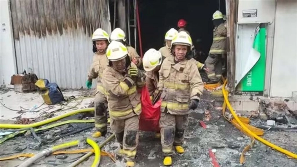 इंडोनेशिया की राजधानी जकार्ता में सात मंजिला ऑफिस में लगी भीषण आग, 20 की मौत 