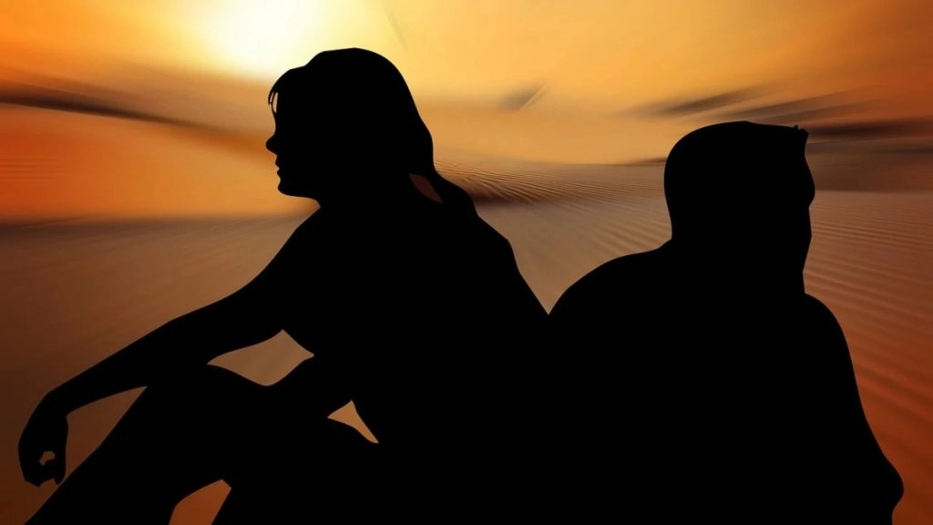 क्या आपका पार्टनर रिश्ते में दे रहा है आपको धोखा? इन 10 आसान तरीकों से करें पता