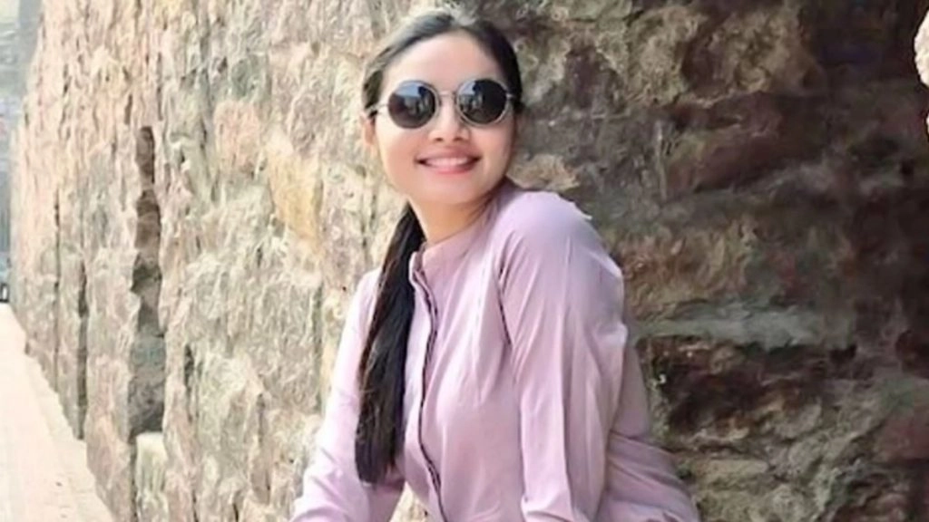 रायपुर DSP कल्पना वर्मा पर लव स्कैम! 2 करोड़ रुपए, कार और हीरे की अंगूठी ऐंठने का आरोप; WhatsApp चैट लीक होने के बाद आरोपों से किया इनकार