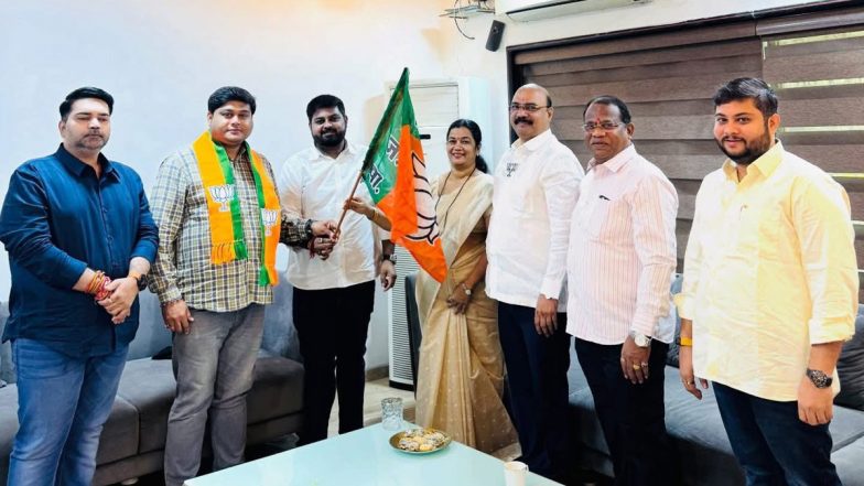 Ambernath News: अंबरनाथ में कांग्रेस को बड़ा झटका, गठबंधन विवाद के बाद पार्टी से निकाले गए 12 नगरसेवक BJP में शामिल