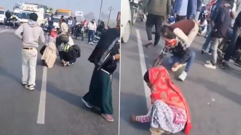 हापुड़ में हाईवे पर बिखरे चांदी के जेवर लूटने की मची होड़, सोशल मीडिया पर VIDEO वायरल