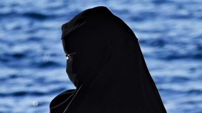 Bihar Hijab News: बिहार में हिजाब और घूंघट पर ज्वेलरी एसोसिएशन का बड़ा फैसला, अब बिना चेहरा दिखाए नहीं मिलेगा सोना, लोगों का विरोध