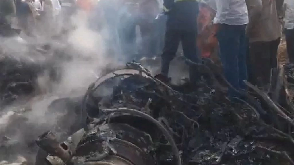  बारामती में विमान हादसे में अजित पवार का निधन, घटनास्थल का दहला देने वाला VIDEO आया सामने