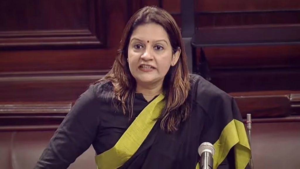 महाराष्ट्र की डिप्टी सीएम के तौर पर सुनेत्रा पवार के शपथ लेने पर शिवसेना (यूबीटी) सांसद प्रियंका चतुर्वेदी ने कहा कि सुनेत्रा पवार मेरे साथ राज्यसभा में सांसद रही हैं