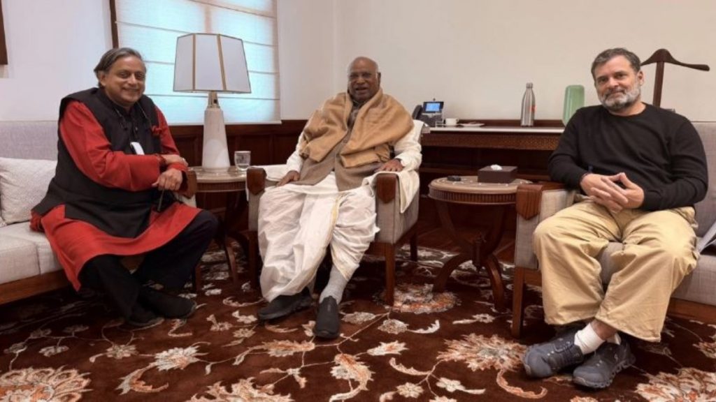 'हम सभी एक ही पेज पर हैं’: कांग्रेस छोड़ने की अटकलों के बीच राहुल गांधी और खरगे से मिले शशि थरूर, कहा- 'सब ठीक है'
