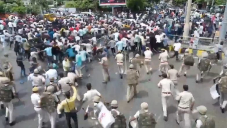 Jabalpur: जैन समाज पर अभद्र टिप्पणी से बवाल, लोगों ने किया विरोध-प्रदर्शन तो पुलिस को करना पड़ा लाठीचार्ज