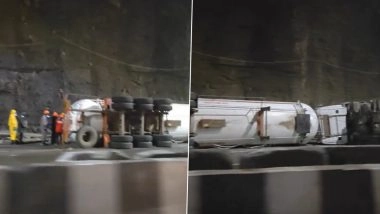 Mumbai-Pune Expressway Traffic Update: मुंबई-पुणे एक्सप्रेसवे पर गैस से भरा टैंकर पलटा, 12 घंटे से ज्यादा समय से ट्रैफिक जाम, रात से फंसे हजारों लोग; VIDEO