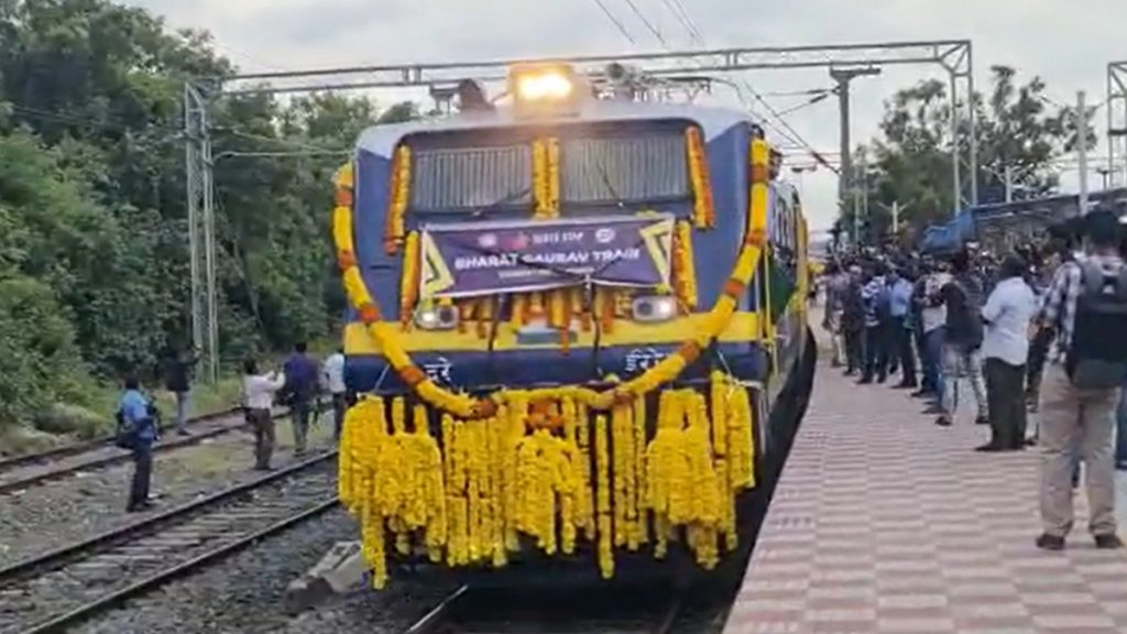 पुणे-नागपुर वंदे भारत एक्सप्रेस के यात्रियों के लिए खुशखबरी, ट्रेन में कोचों की संख्या 8 से बढ़ाकर 16 करने करने की तैयारी