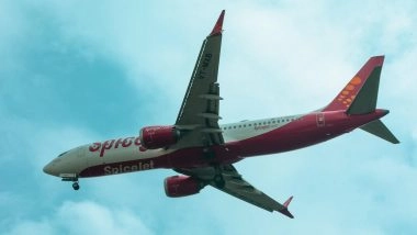 SpiceJet Emergency Landing: लेह जा रहा स्पाइसजेट विमान के इंजन में आई तकनीकी खराबी, दिल्ली में कराई गई इमरजेंसी लैंडिंग; पायलट समेत सभी यात्री सुरक्षित