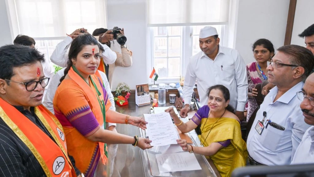  'बहुत अच्छा महसूस कर रही हूं', मुंबई मेयर पद के लिए नामांकन के बाद रीतू तावड़े की पहली प्रतिक्रिया; VIDEO