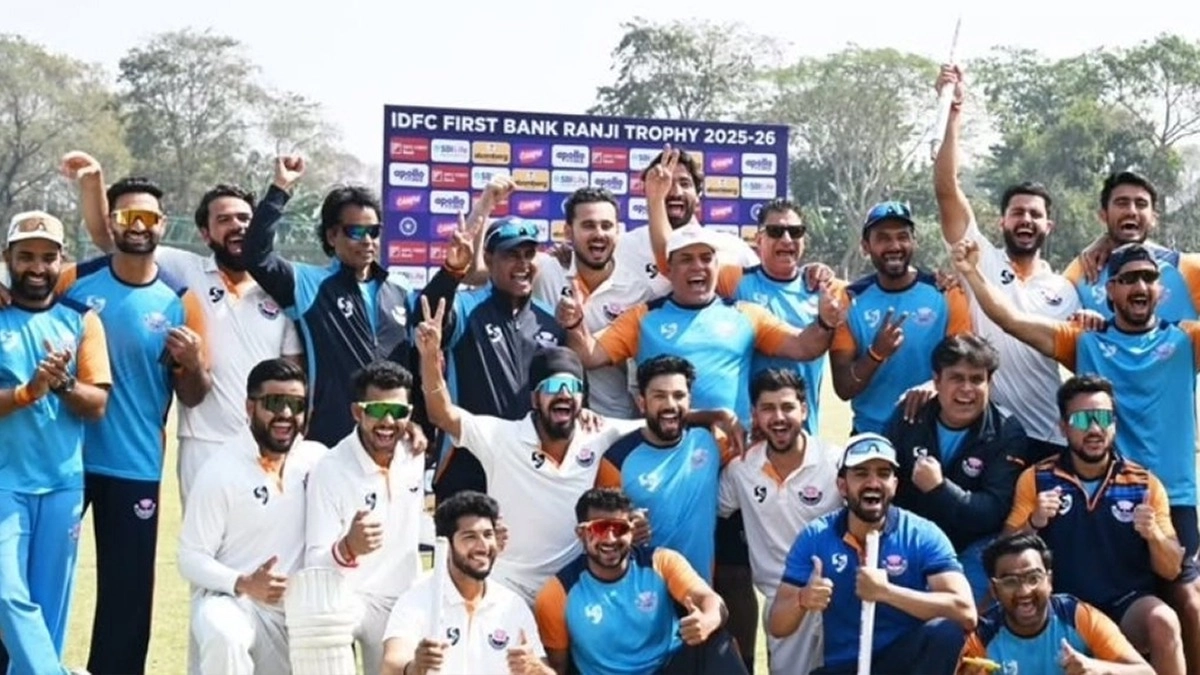 Jammu And Kashmir Wins Maiden Ranji Trophy Title: जम्मू-कश्मीर बना पहली बार चैंपियन, पारस डोगरा की कप्तानी में कर्नाटक को हराकर रचा इतिहास Jammu And Kashmir Wins Maiden Ranji Trophy Title: जम्मू-कश्मीर बना पहली बार चैंपियन, पारस डोगरा की कप्तानी में कर्नाटक को हराकर रचा इतिहास