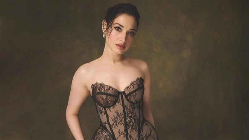 Tamannaah Bhatia: मैसूर सैंडल सोप का चेहरा बनीं तमन्ना भाटिया, जानें कर्नाटक सरकार के फैसले पर क्यों मचा है बवाल?