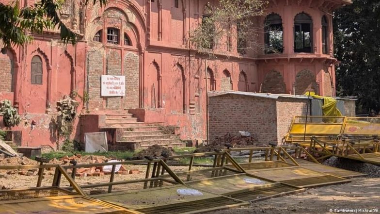 लखनऊ विश्वविद्यालय में नमाज और हनुमान चालीसा पर क्यों हुआ विवाद