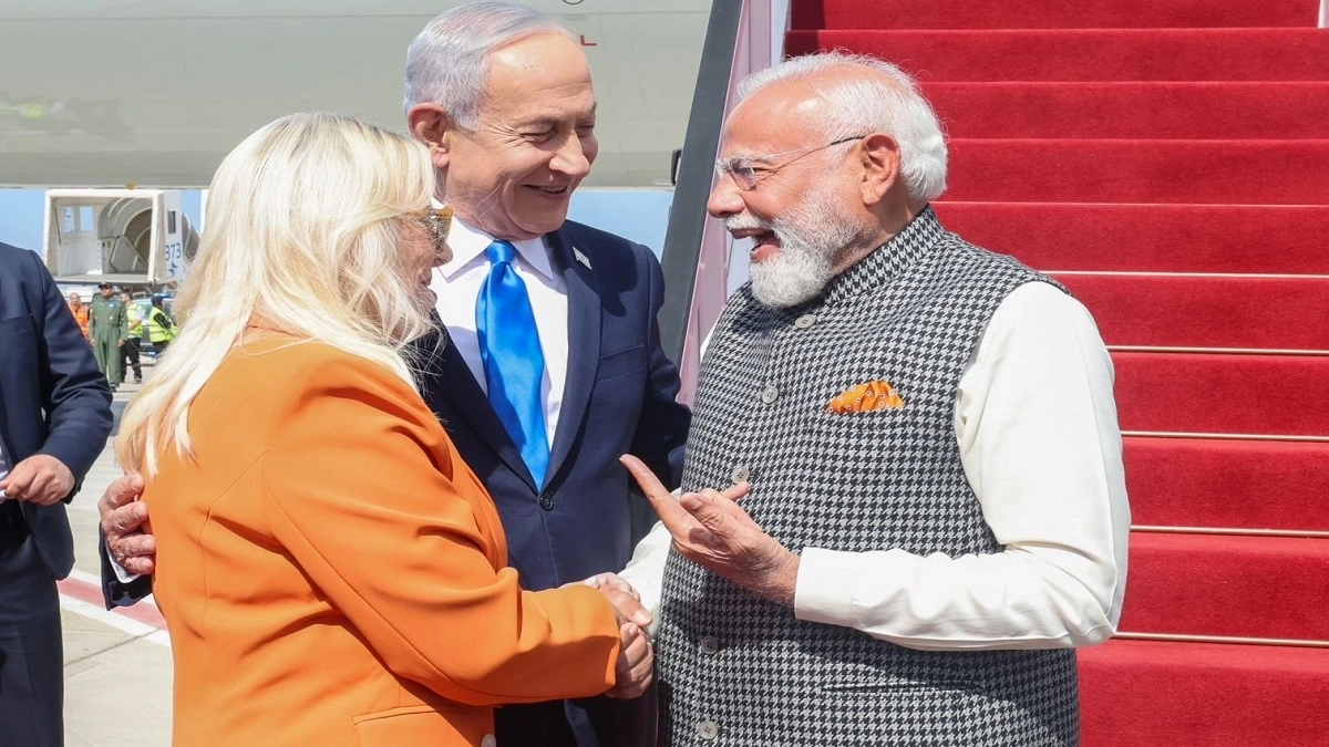 PM Modi Israel Visit: 'आप एक महान नेता हैं', इजरायल पहुंचने पर बेंजामिन नेतन्याहू ने किया पीएम मोदी का भव्य स्वागत PM Modi Israel Visit: 'आप एक महान नेता हैं', इजरायल पहुंचने पर बेंजामिन नेतन्याहू ने किया पीएम मोदी का भव्य स्वागत