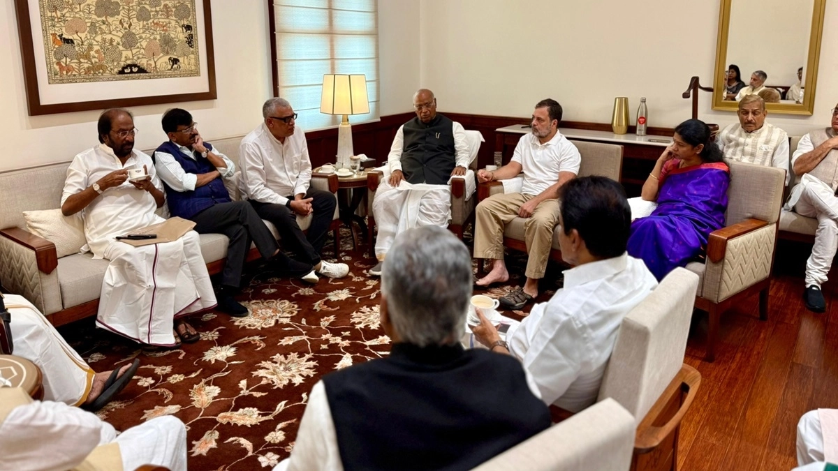 Parliament Budget Session 2026: लोकसभा अध्यक्ष ओम बिरला के खिलाफ 'अविश्वास प्रस्ताव' लाएगा विपक्ष; राहुल गांधी को रोकने पर बढ़ा विवाद