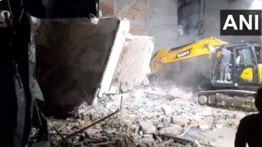 Kota Building Collapse: कोटा में निर्माणाधीन इमारत ढहने से बड़ा हादसा, 2 की मौत, 13 घायल; मलबे में रेस्क्यू ऑपरेशन जारी (Watch Video)