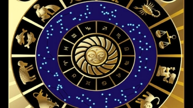 Today Rashi Bhavishya 2nd February 2026: कुंभ राशि में बुध का लंबा गोचर: कई राशियों के लिए खुलेगा भाग्य का द्वार