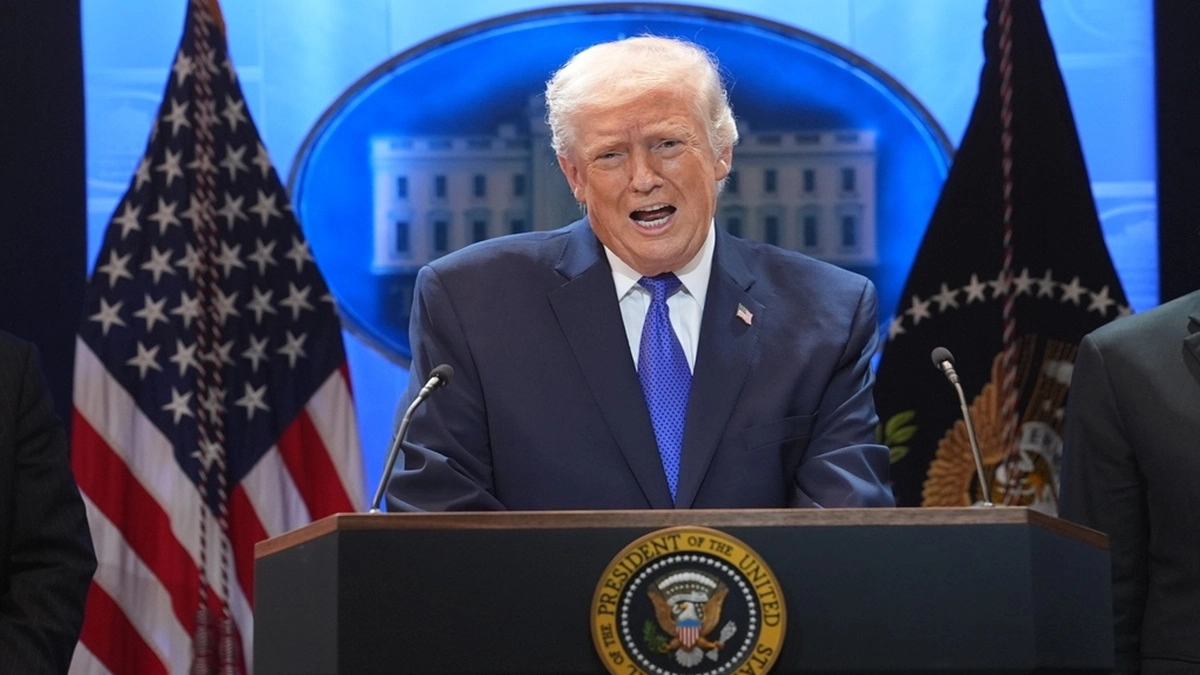 ‘Nothing Changes’: डोनाल्ड ट्रंप का बड़ा बयान, बोले- 'भारत के साथ व्यापार समझौता बरकरार रहेगा', पीएम मोदी को बताया 'महान व्यक्ति' ‘Nothing Changes’: डोनाल्ड ट्रंप का बड़ा बयान, बोले- 'भारत के साथ व्यापार समझौता बरकरार रहेगा', पीएम मोदी को बताया 'महान व्यक्ति'