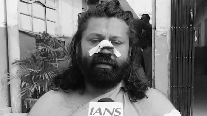 Ashutosh Brahmachari Attack: आशुतोष ब्रह्मचारी पर ट्रेन में जानलेवा हमला, नाक काटने की कोशिश; बाथरूम में छिपकर बचाई जान; VIDEO