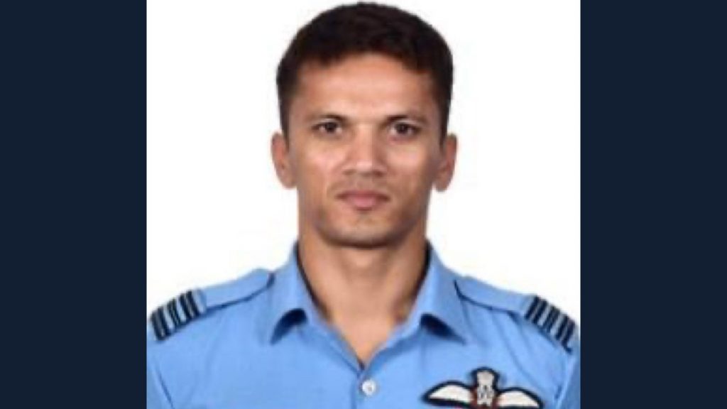 असम विमान हादसा: शादी की तैयारियों के बीच शहीद हुए स्क्वाड्रन लीडर अनुज वशिष्ठ, गमगीन हुआ परिवार