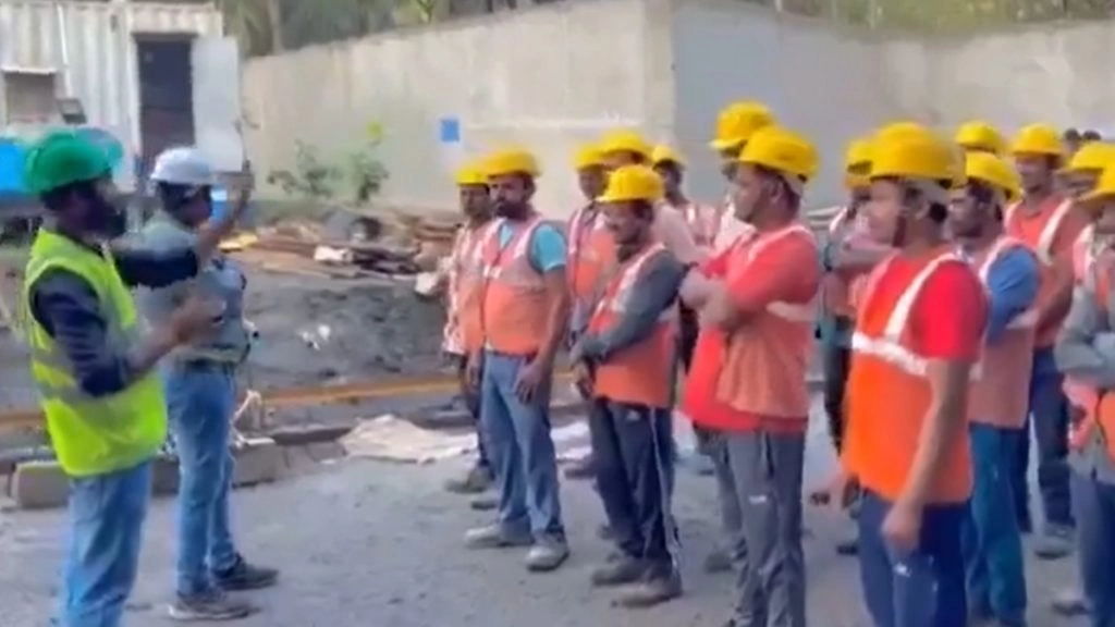 ‘गैस नहीं है? दही-चूड़ा खाओ…’ वायरल वीडियो पर सियासत गरम, RJD ने मोदी सरकार को घेरा, कहा-'क्या दिन ला दिए हैं प्रधानमंत्री ने'